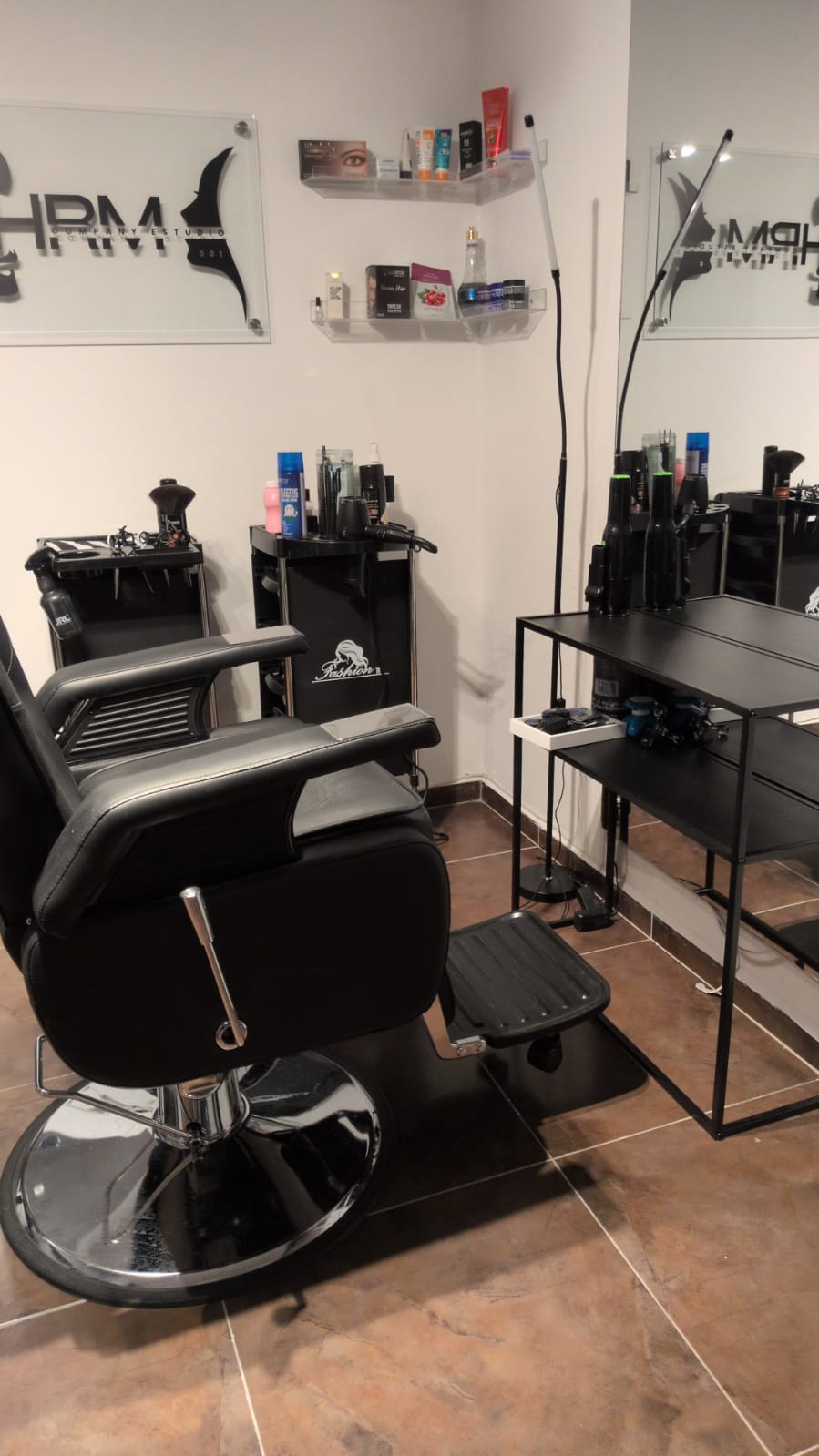 HRM ESTUDIO barbería